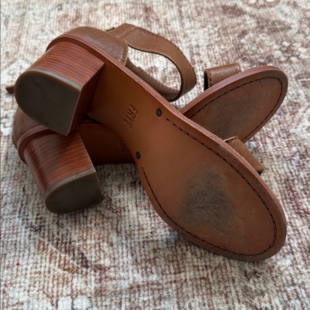 Frye Brielle Back Zip Stacked Heel Ankle Sandal Cognac Leather Women's Size 8 - Picture 6 of 10